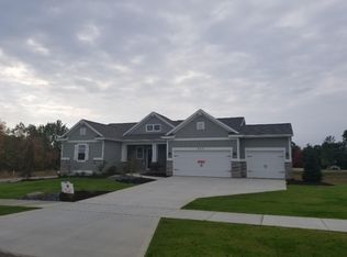 6211 Kuiper Dr, Grandville, MI 49418