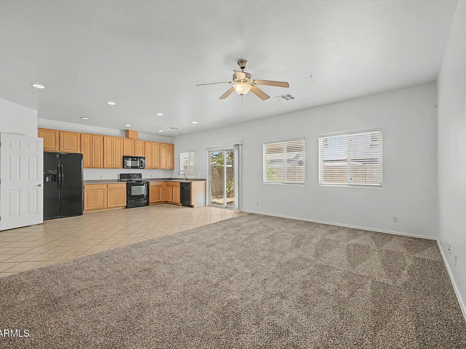 4 bed, 2.5 bath, 1765 sqft, $1,995 — Photo 3