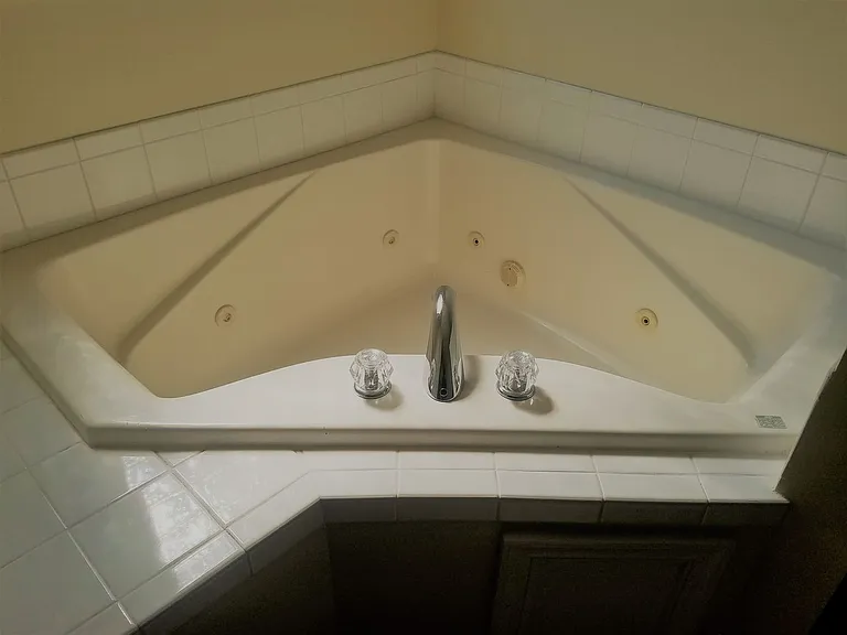9113 Stonecreek Club Pl — Photo 17