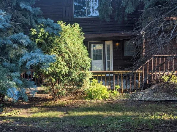 1231 Hillwind Rd NE, Fridley, MN 55432