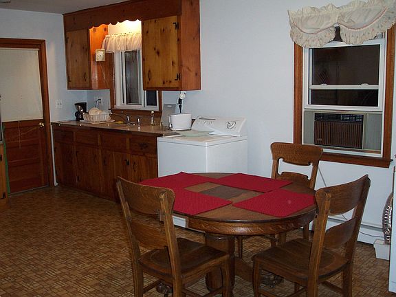 Eat-in Kitchen 18.5 x11.5