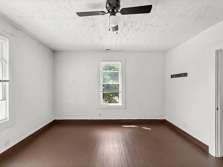 8302 Sowinski Ave #UP — Photo 4
