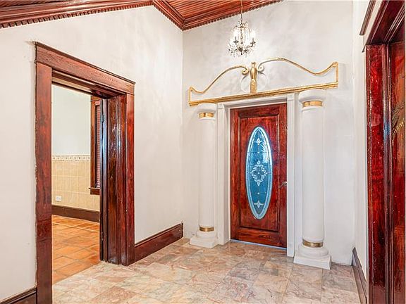 2nd image of 600 E Mirasoles St