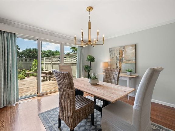 3rd image of 22 Floret Cir