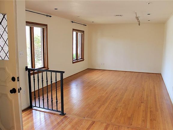 2nd image of 1828 Drakestone Ave