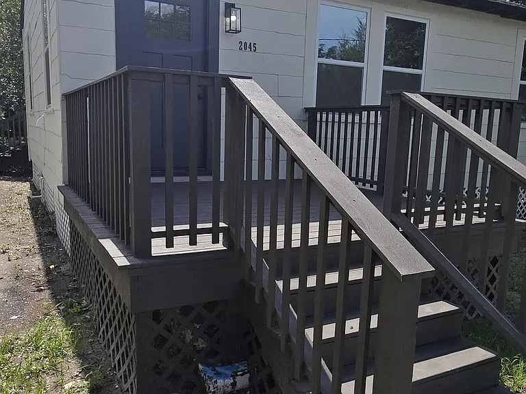 2045 Buckman St — Photo 3