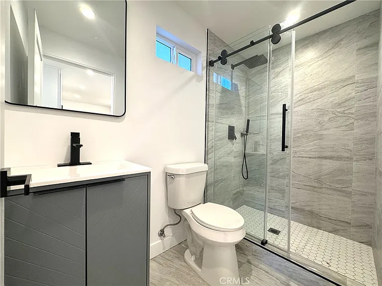 6860 Aura Ave — Photo 9