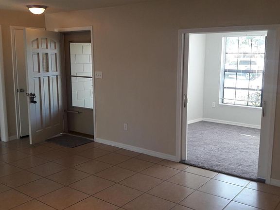 3rd image of 4035 Hood Ave