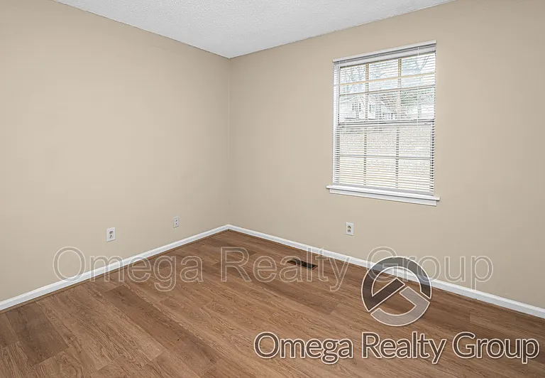 1830 Christian St — Photo 16