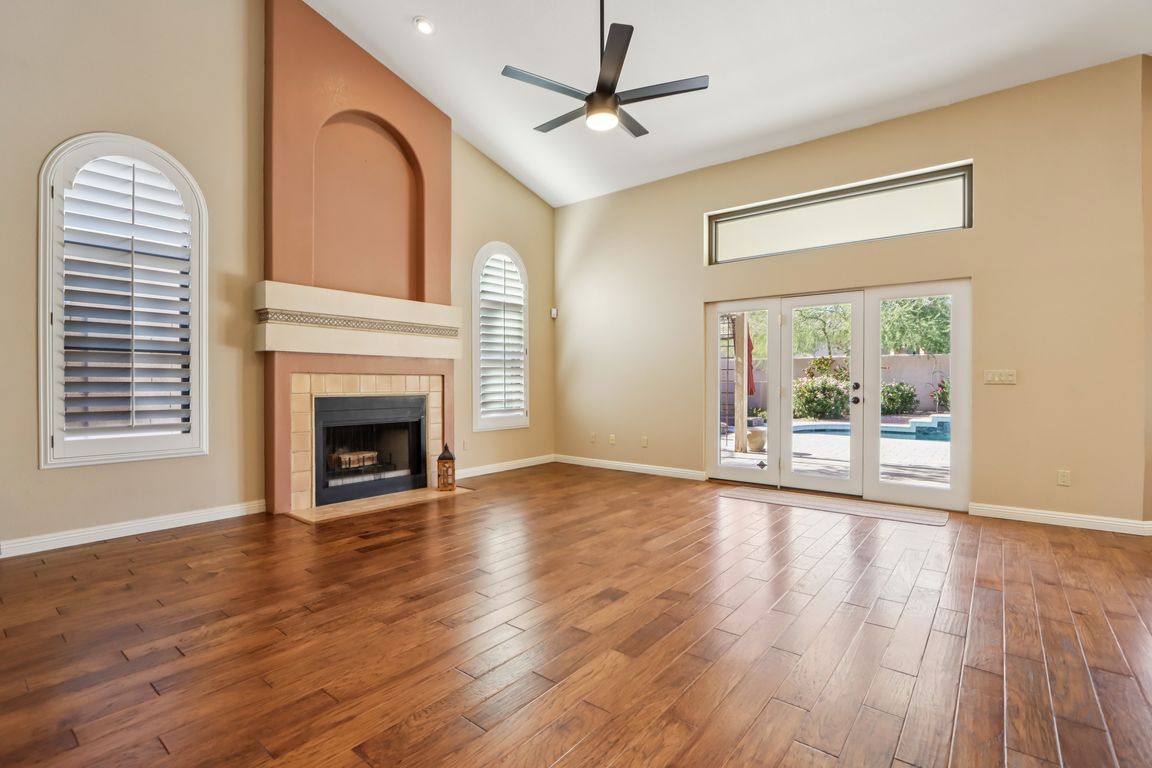 next background image