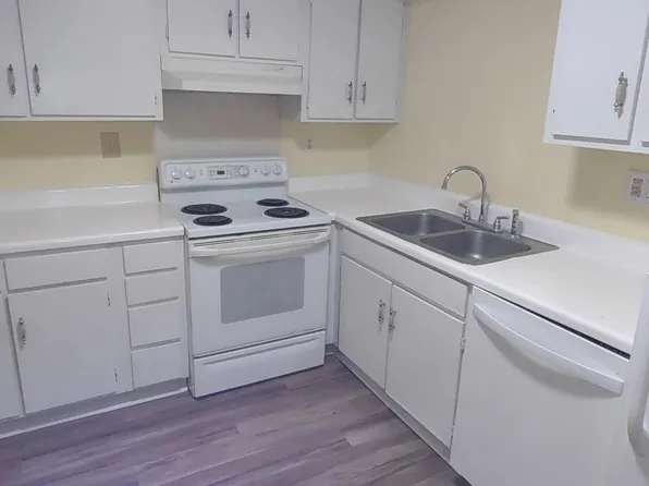 1825 Saint Julian Pl APT 4K, Place, SC 29204