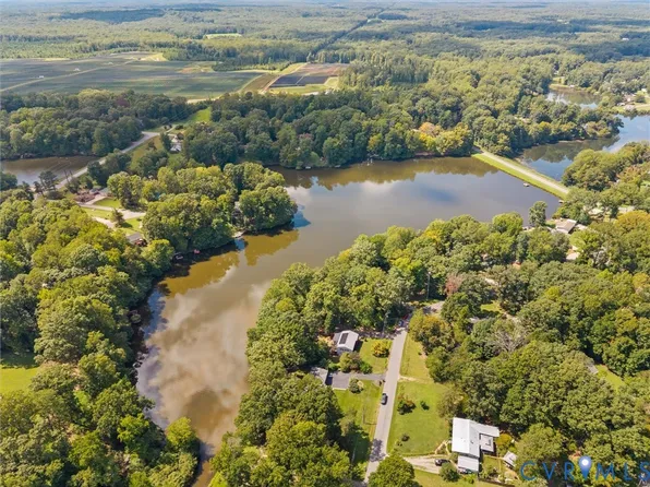 2135 Lakeview Dr, Powhatan, VA 23139