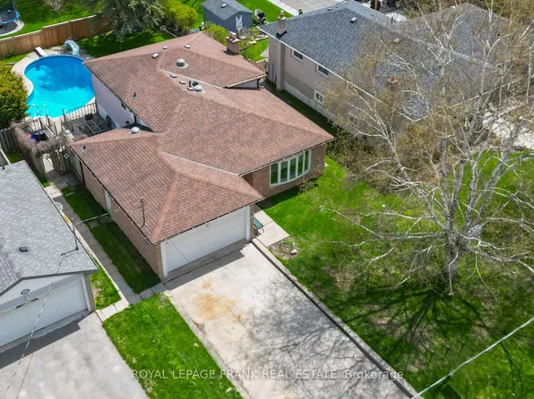 87 Cedar St N, Uxbridge, ON L9P 1B2