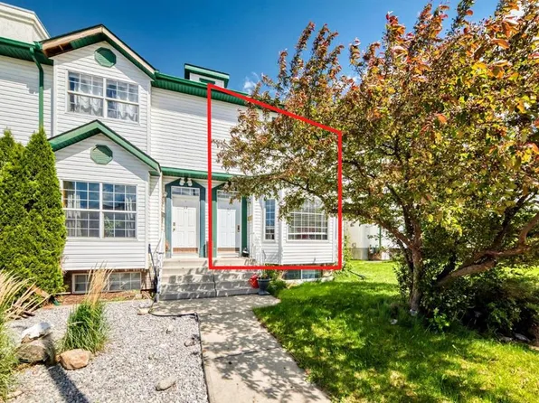 21 W Amer Close, Red Deer, AB T4R 2S3