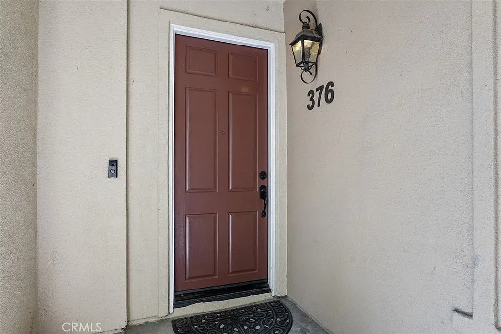 3 bed, 1911 sqft, $4,700 — Photo 2