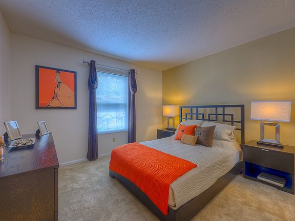 VERY SPACIOUS BEDROOM