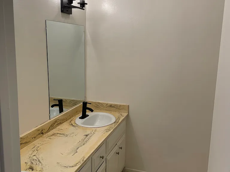 519 Francisca Ave #2 — Photo 5