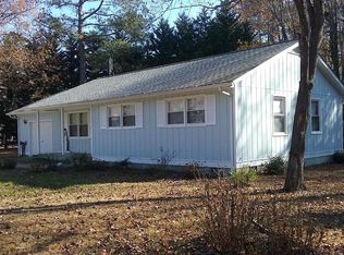 727 Coachpoint Rd, Hartfield, VA 23071