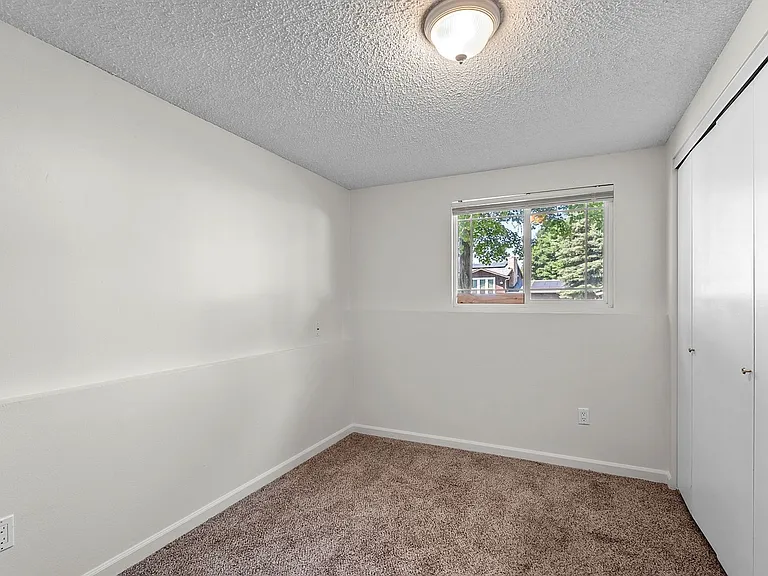 7906 N Dakota St — Photo 21