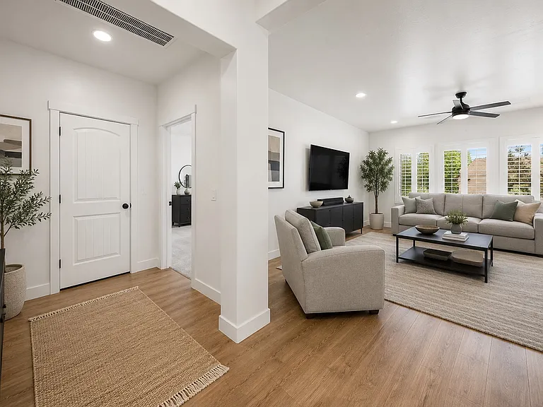 2695 S 3210 E — Photo 5
