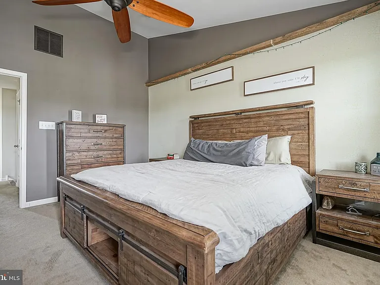 465 Wistar Pl — Photo 16