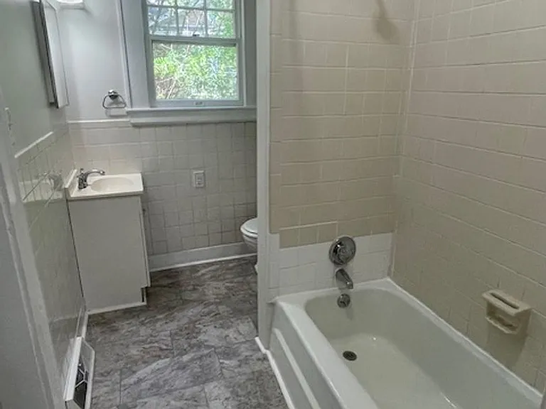 725 Gales Ave — Photo 7