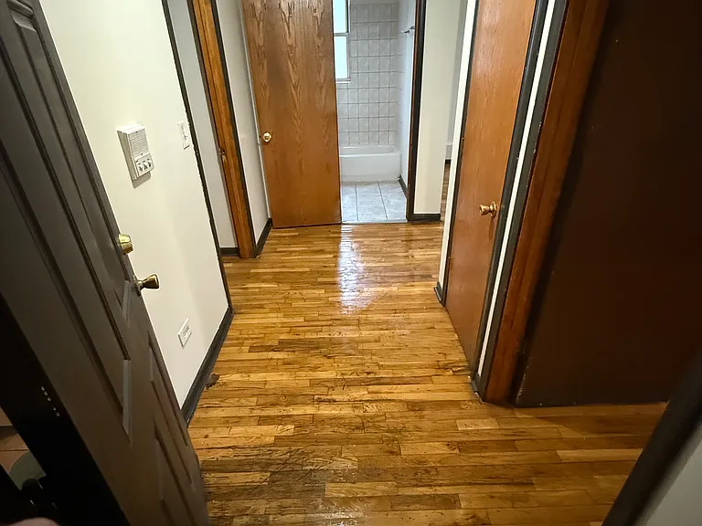 7600 S Aberdeen St — Photo 2