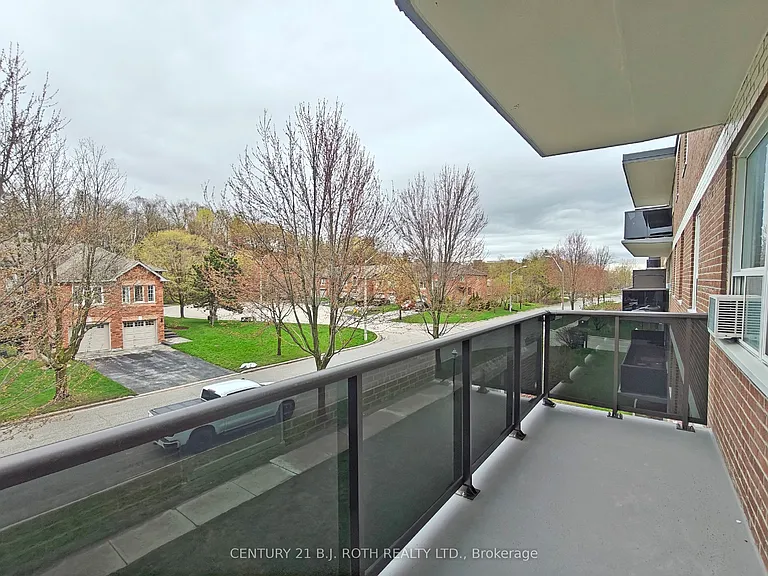 98 Holgate St #306 — Photo 10