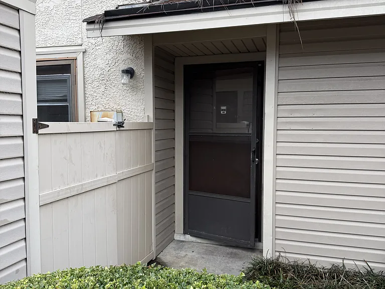 901 Olmstead Dr #19C — Photo 1