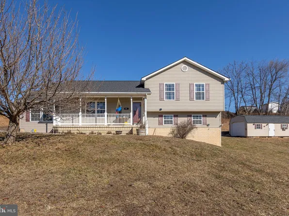 83 Executive Way, Hedgesville, WV 25427