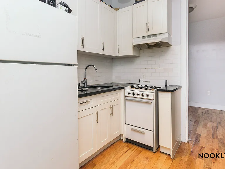 248 Stockholm St #3L — Photo 1