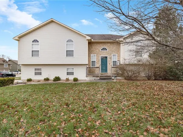 1203 NW Walnut Ct, Grain Valley, MO 64029