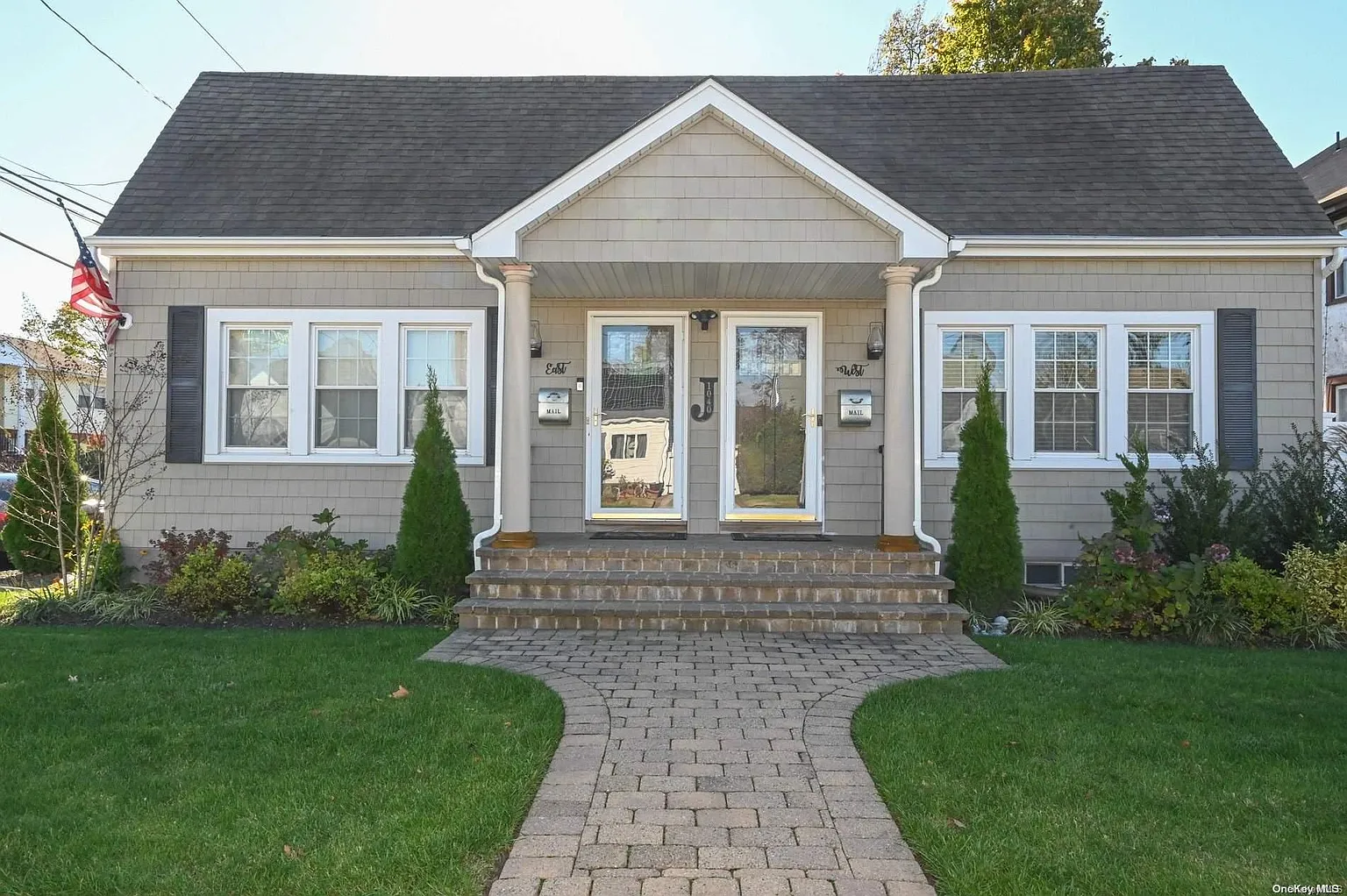 1040 Thomas Avenue photo 1