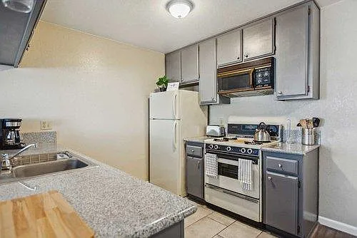 Ridgecrest Landing Apartment Homes — Photo 1