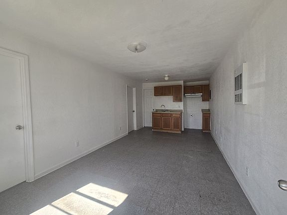 2nd image of 6259 Southmost Rd