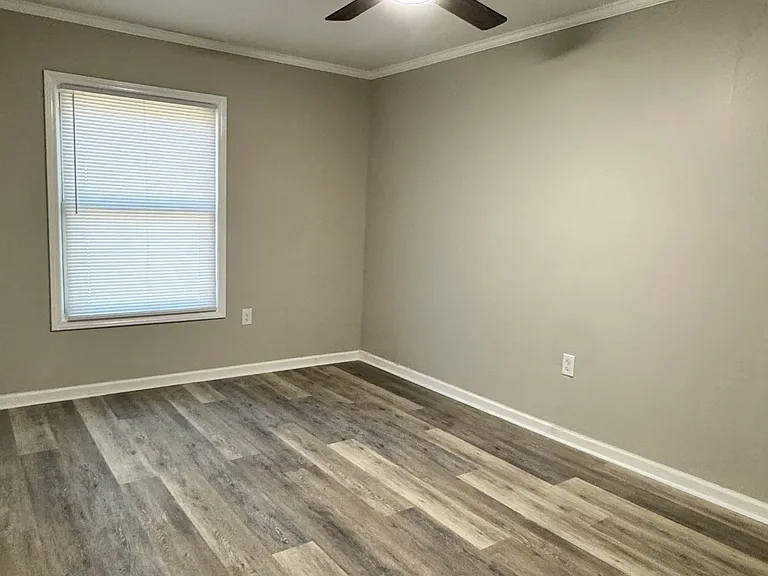 1312 Barnes St — Photo 14