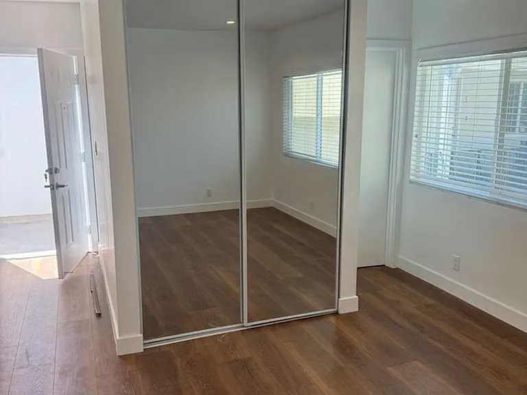 1160 Manhattan Beach Blvd — Photo 5