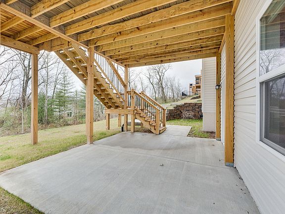 2nd image of 261 Blackpool Dr