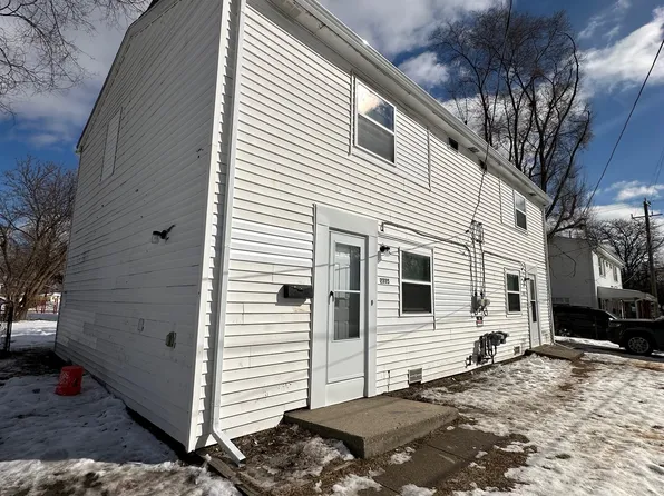 2335 Deerfield Ct, Westland, MI 48186