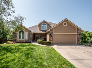 1816 SW Crystal Creek Pl, Blue Springs, MO 64015