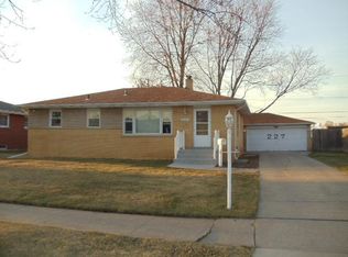 227 Carnation Dr, Dyer, IN 46311