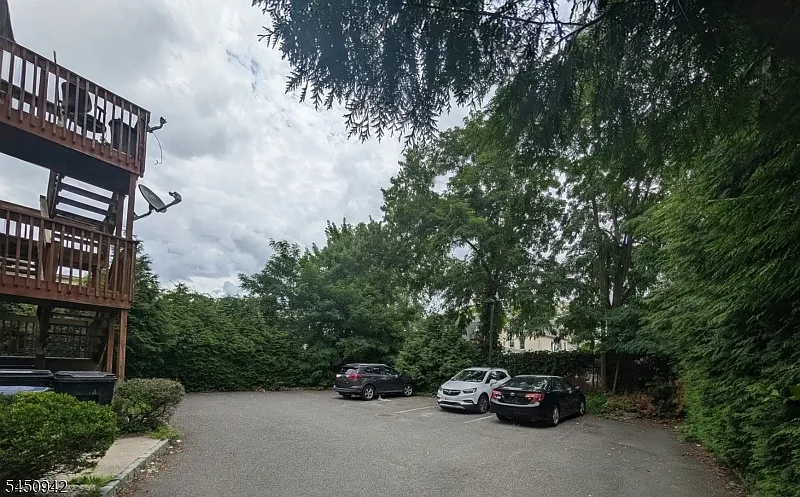 2 bed, 1.0 bath, $2,000 — Photo 4
