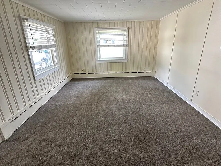 1413 E Caracas Ave — Photo 5