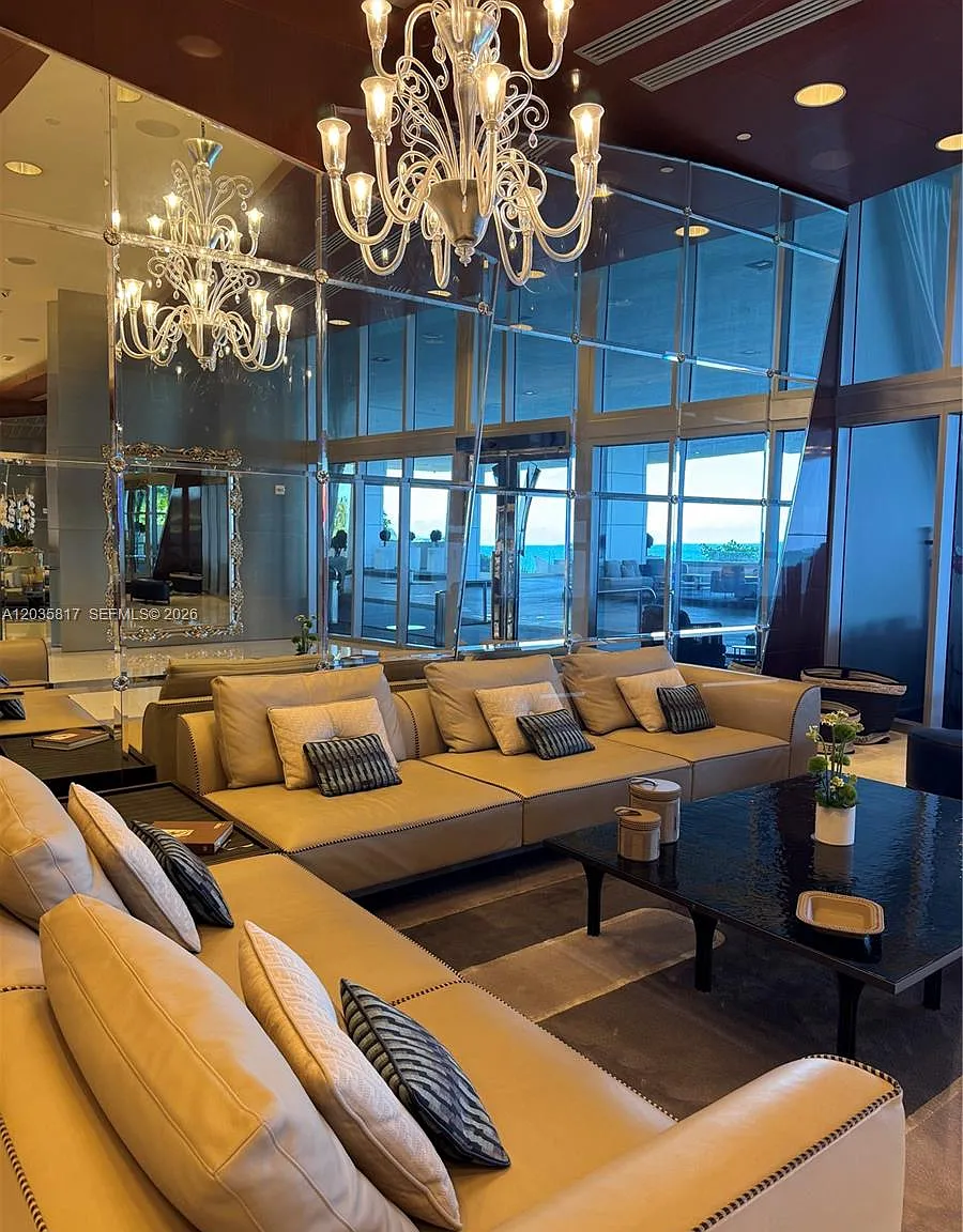 Jade Ocean Condo — Photo 4
