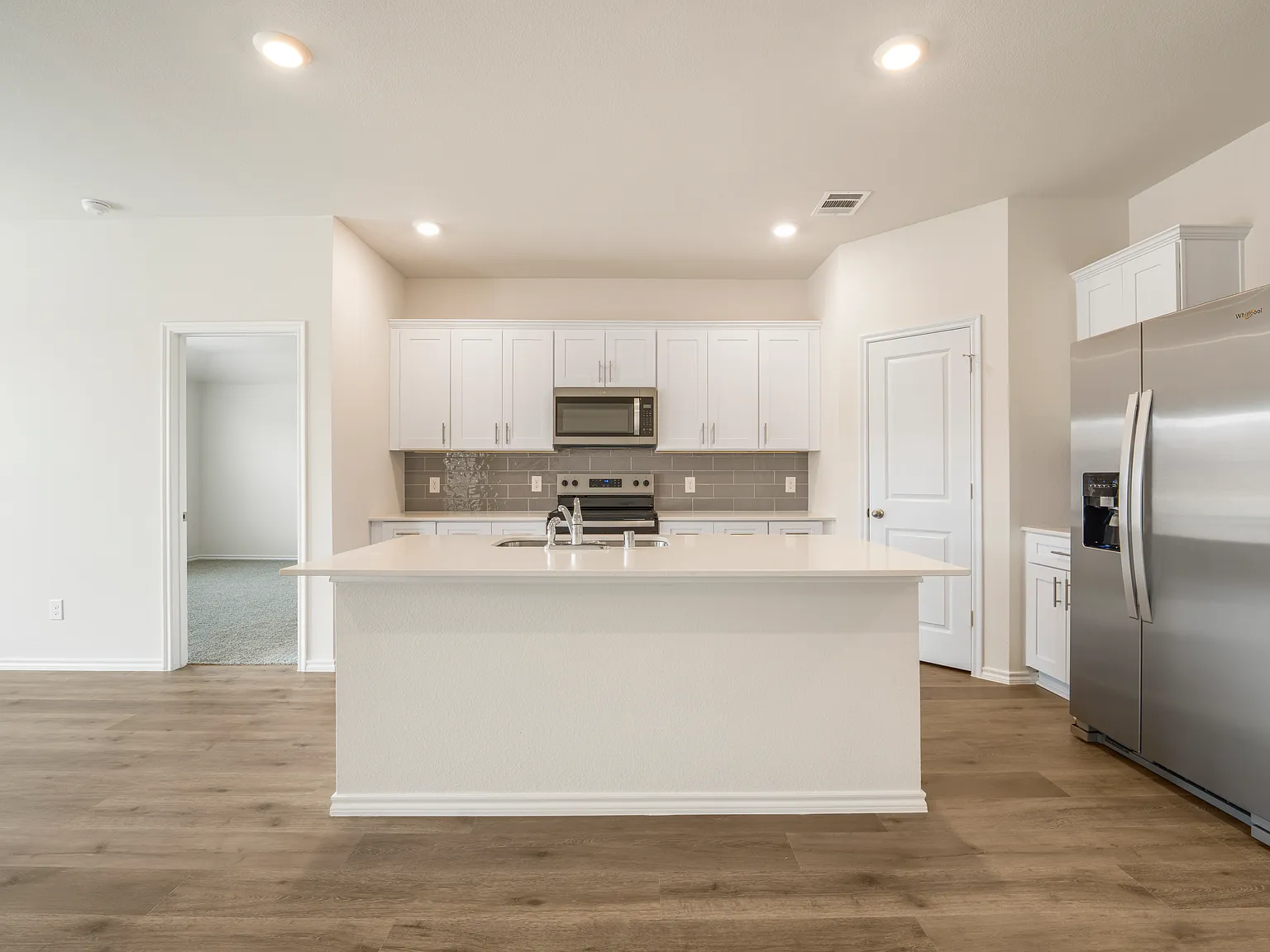 617 Camden Drive — Photo 1