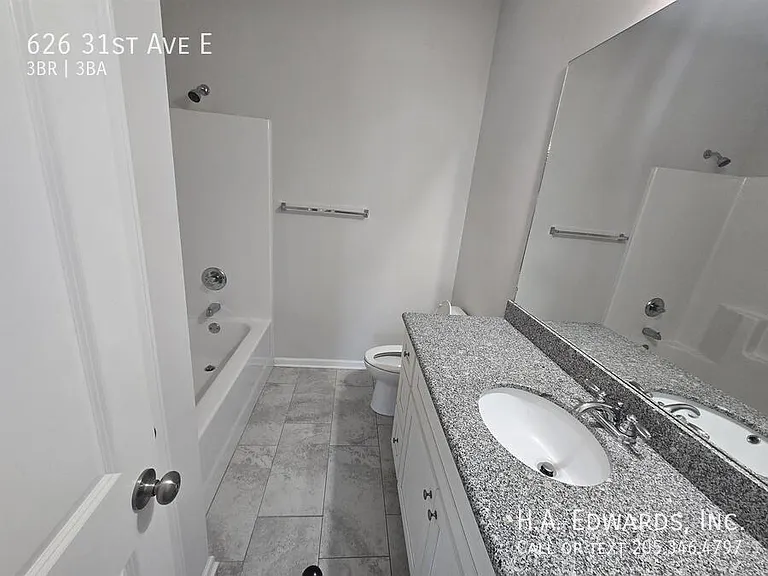 626 31st Ave E — Photo 11