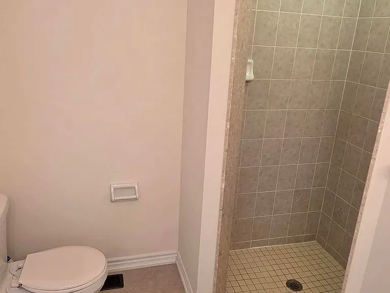 27 Shiff Cres — Photo 14
