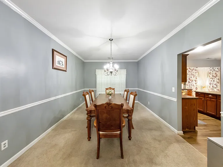 179 Holbrook Dr — Photo 24
