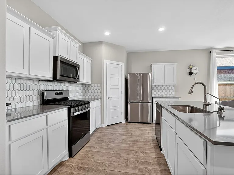 2209 Beaufort Dr — Photo 12