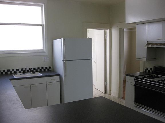 3rd image of 343 5th Ave APT 4